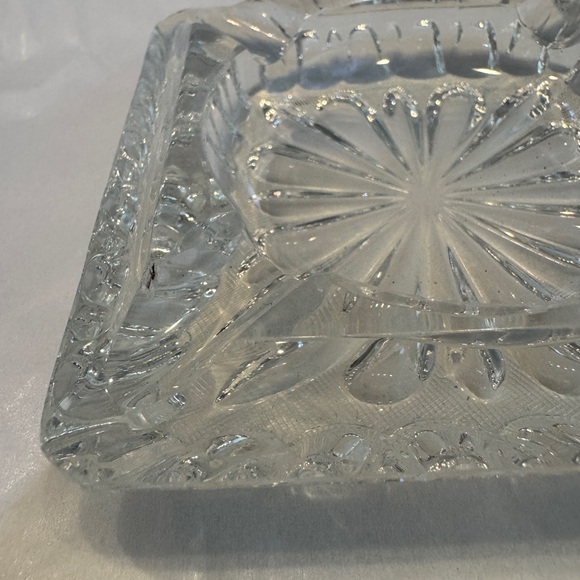 VINTAGE CRYSTAL ASH TRAY Elegant Glass Trinket Dish 4 inches HEAVY - Picture 5 of 8